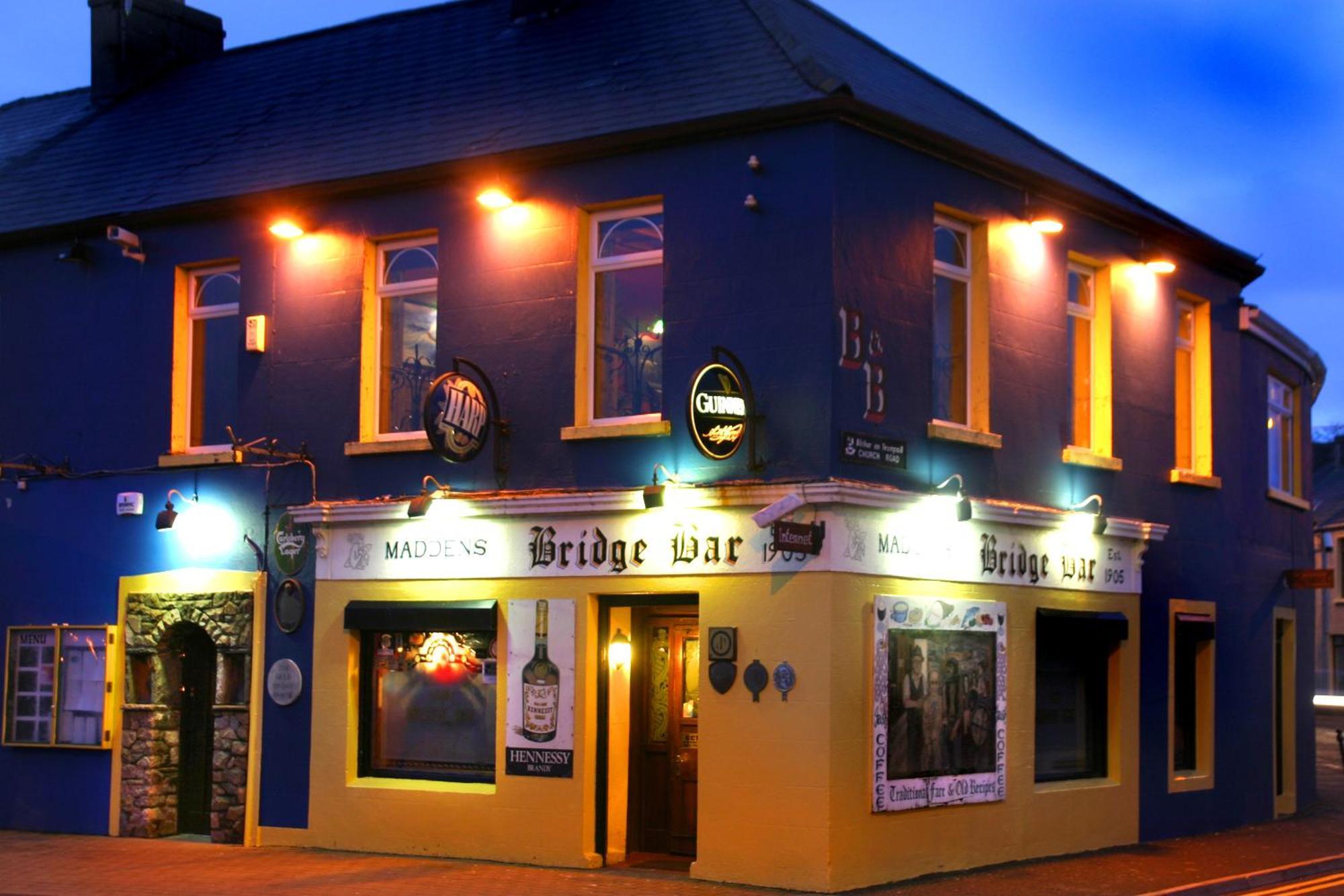 Maddens Bridge Bar & Guesthouse Bundoran Extérieur photo