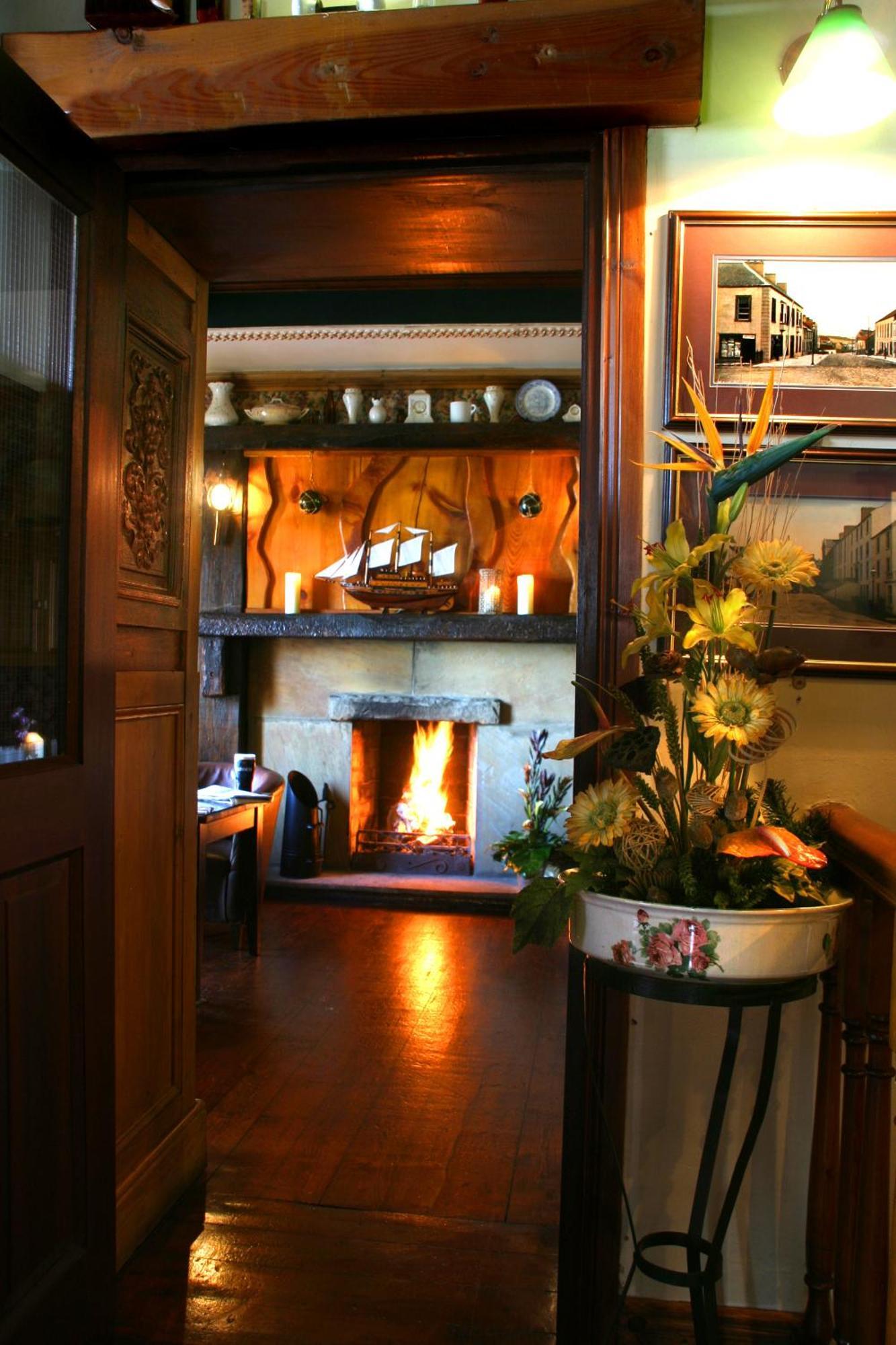 Maddens Bridge Bar & Guesthouse Bundoran Extérieur photo