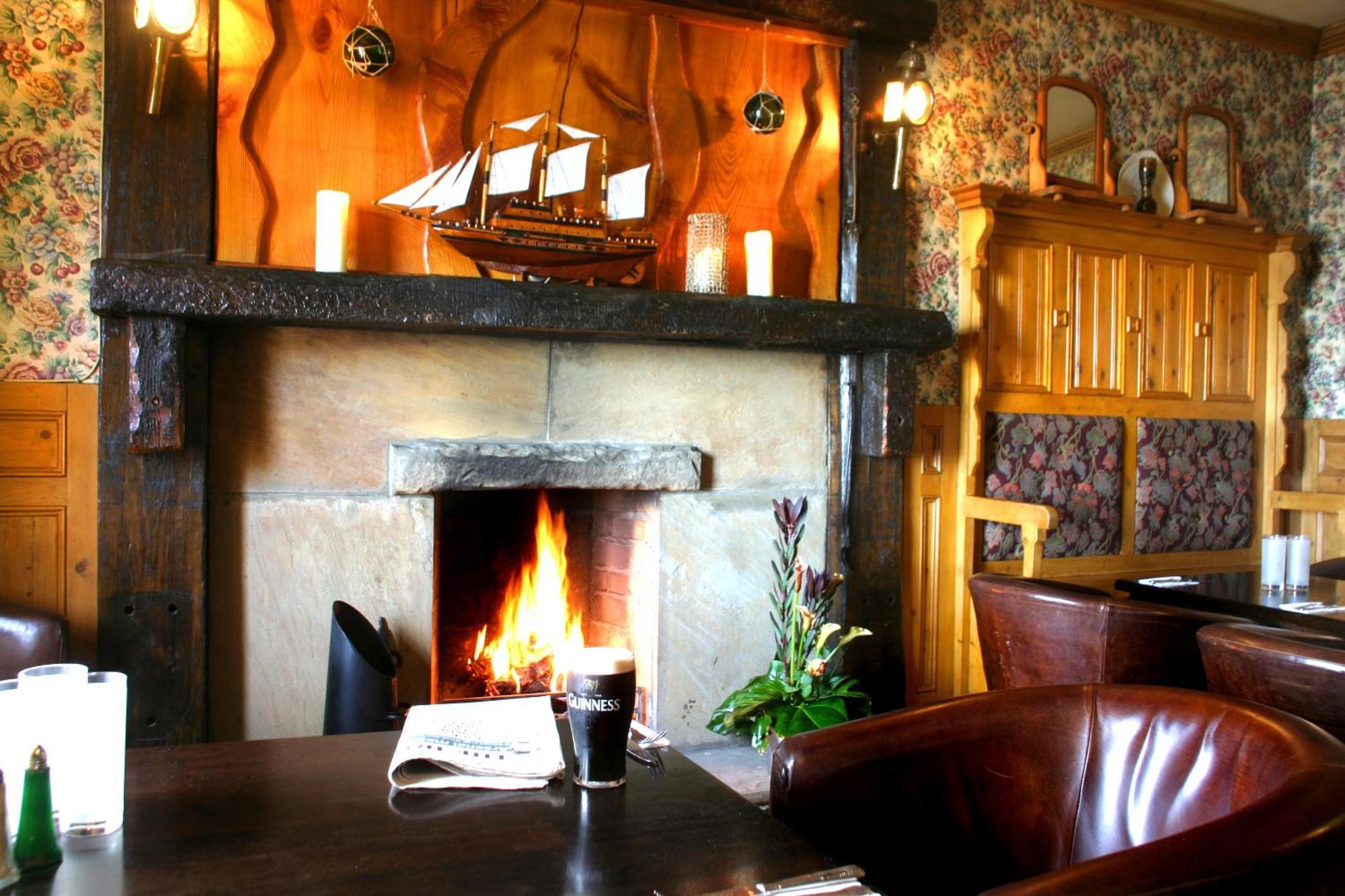 Maddens Bridge Bar & Guesthouse Bundoran Extérieur photo